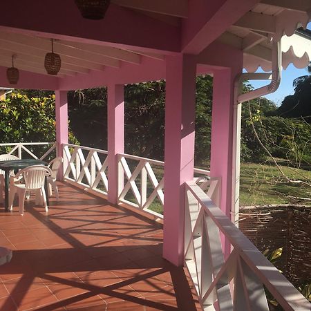 Villa The Pink House à Choiseul Extérieur photo